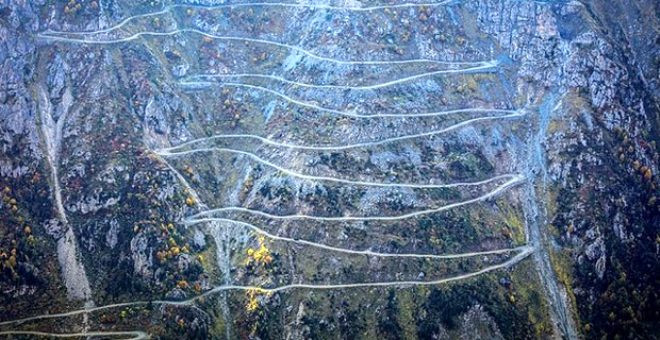 Türkiye'nin en tehlikeli yolu trafiğe kapandı