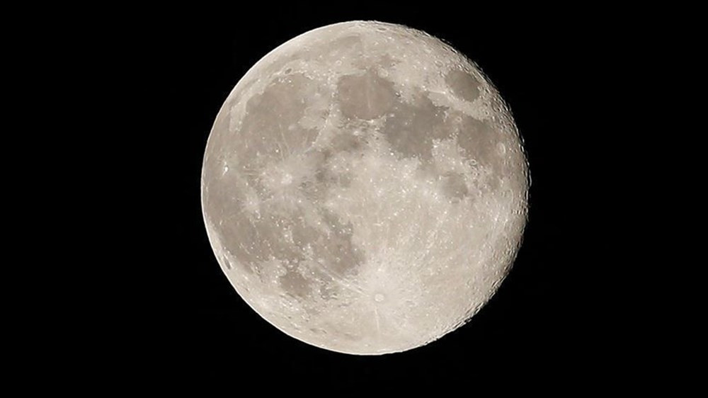 NASA, Ay'a iki astronot gönderecek! Yolculuk tarihi belli oldu