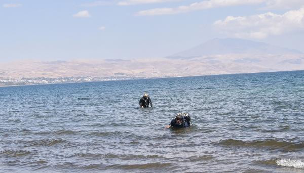 Van Gölü'nün derinliklerindeki binlerce yıllık tarih yatıyor