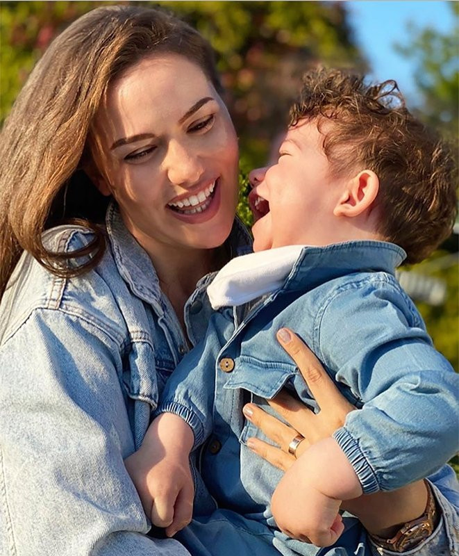 Fahriye Evcen paylaştı sosyal medya onu konuştu!