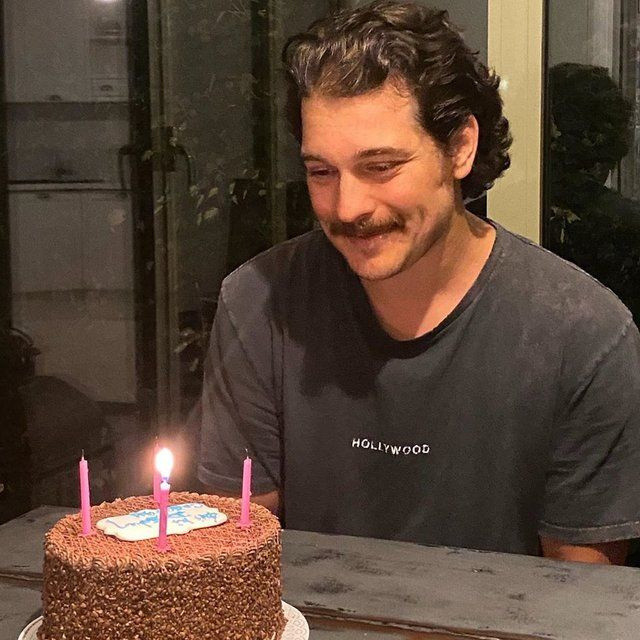 Çağatay Ulusoy'dan yeni yaşa yeni imaj!