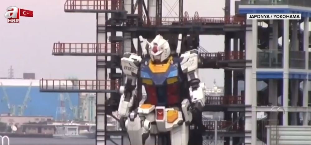 Bilim kurgu filmi değil! Japonya'nın dev robotu ilk adımı attı