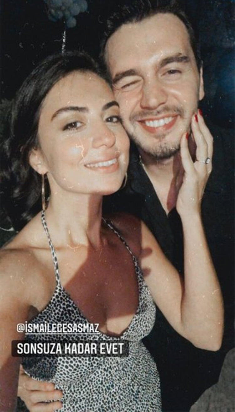 İsmail Ege Şaşmaz'dan sevgilisi Hande Ünal'a evlilik teklifi!
