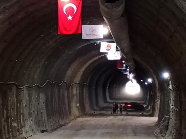 Kırkdilim Geçidi Tüneli'nde ışık göründü