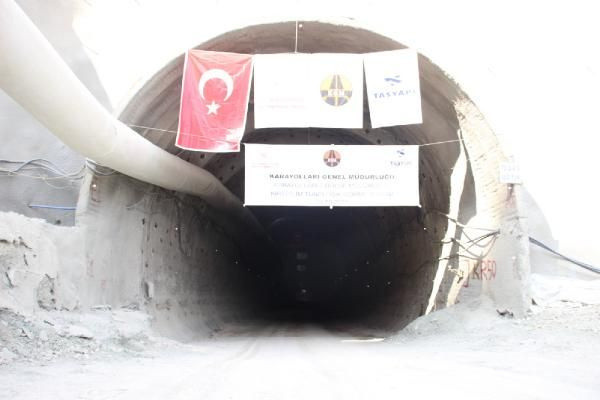 Kırkdilim Geçidi Tüneli'nde ışık göründü