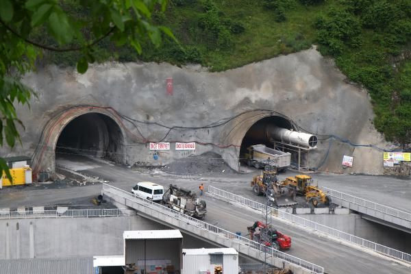 Zigana Tüneli'nin %74'ü tamamlandı