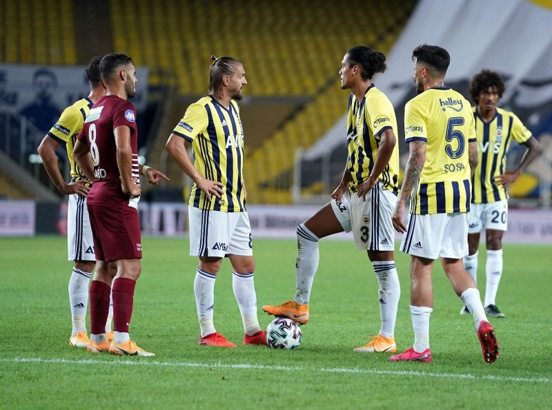 Fenerbahçe transfere doymuyor! Dev golcü geliyor...
