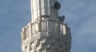 Cami minaresinde sürpriz misafir!