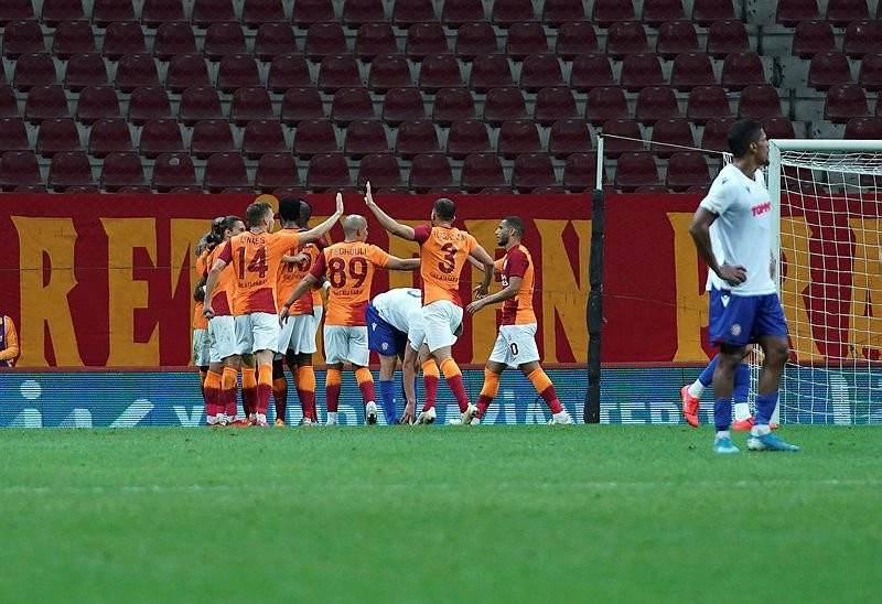 Galatasaray - Fenerbahçe derbisinin ilk 11'leri şekilleniyor