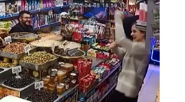 Bu markete giren dans etmeden çıkamıyor!