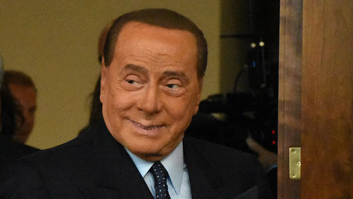 Berlusconi ikinci kez koronavirüse yakalandı