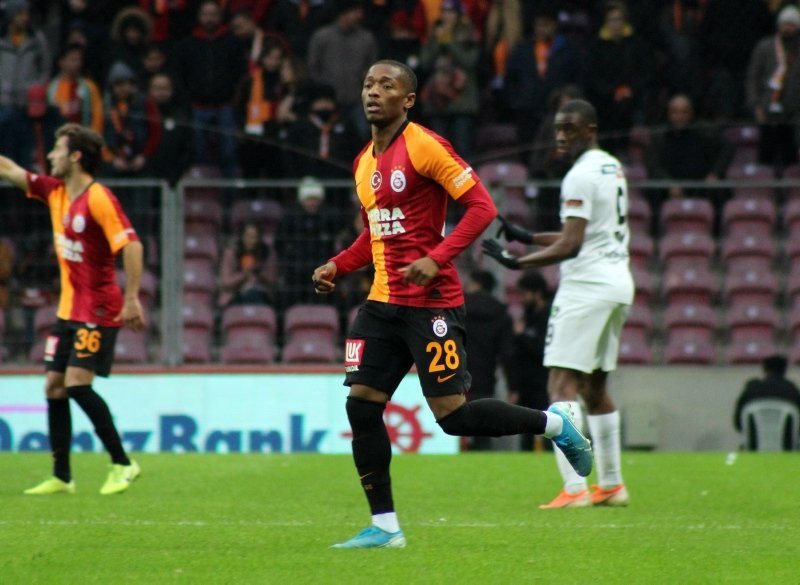 Galatasaray'da 2 ayrılık birden