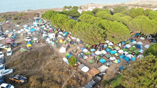 Türkiye bu görüntüleri konuşuyor! 2 bin kişilik festivali jandarma bastı