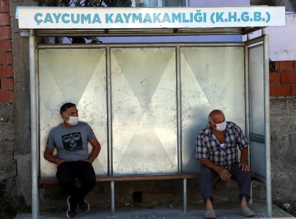 Bir kişinin 8 kişiye koronavirüs bulaştırdığı köyde muhtar isyan etti!