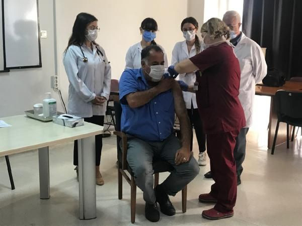 Cerrahpaşa'da ilk gönüllü aşılama yapıldı