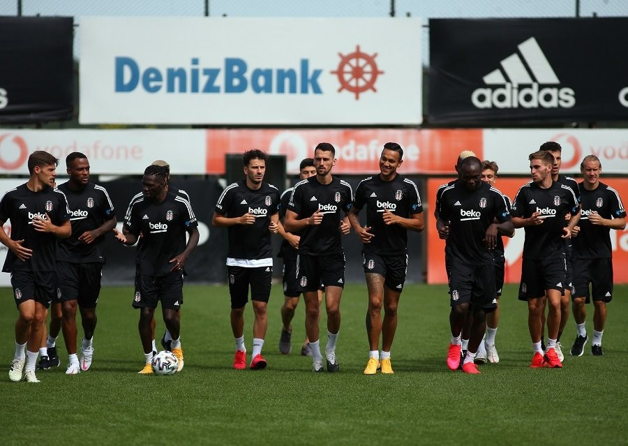 Sergen Yalçın'dan sürpriz! Kramponlarını giydi sahaya çıktı