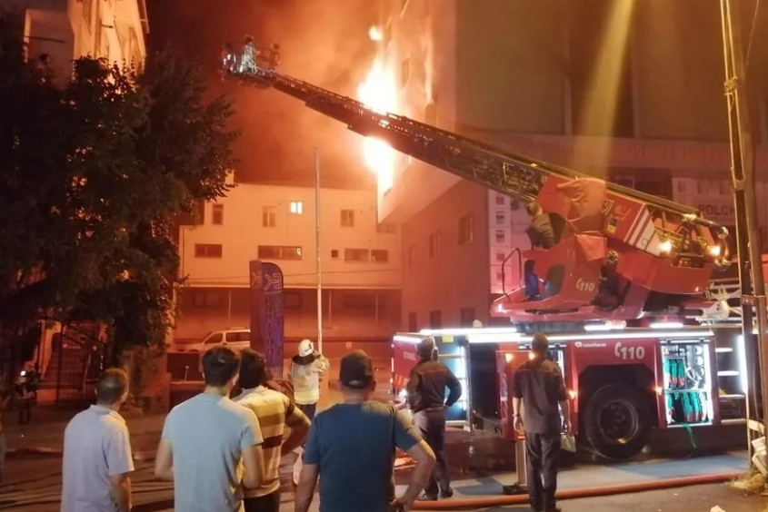 İstanbul'da 5 katlı iş yerinde korkutan yangın
