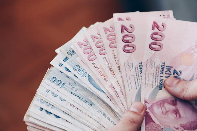 Faiz artışına rağmen Türk Lirası neden değer kaybediyor?