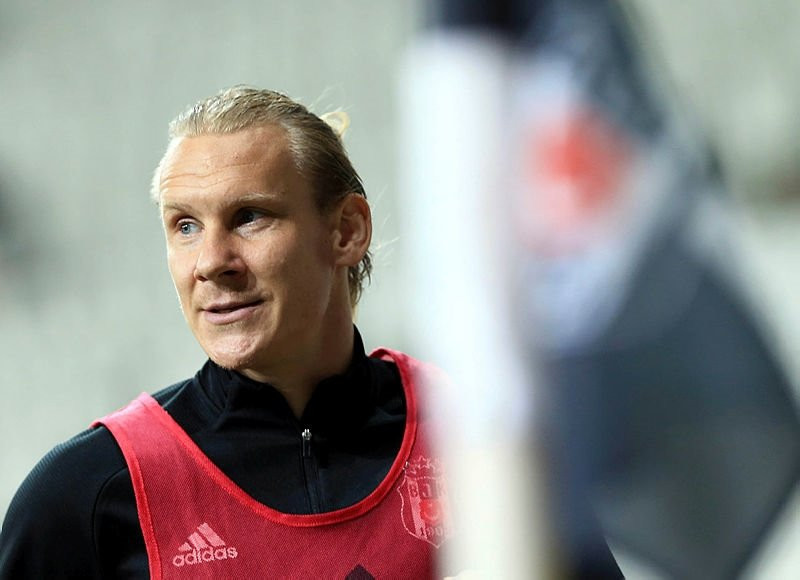 Beşiktaş, Domagoj Vida'yı kadro dışı bırakıyor!