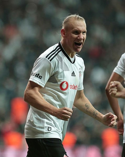 Beşiktaş, Domagoj Vida'yı kadro dışı bırakıyor!