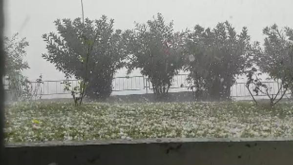 İstanbul'dan dolu ve sağanak yağış manzaraları!