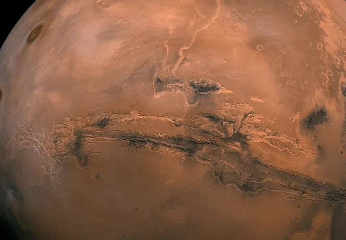 Mars'ta tuzlu göletler keşfedildi
