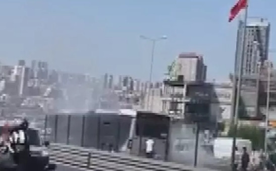 İstanbul'da metrobüste panik! Yolcular tahliye edildi