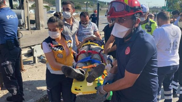 Pendik'te otobüs gişelere çarptı! Çok sayıda yaralı var