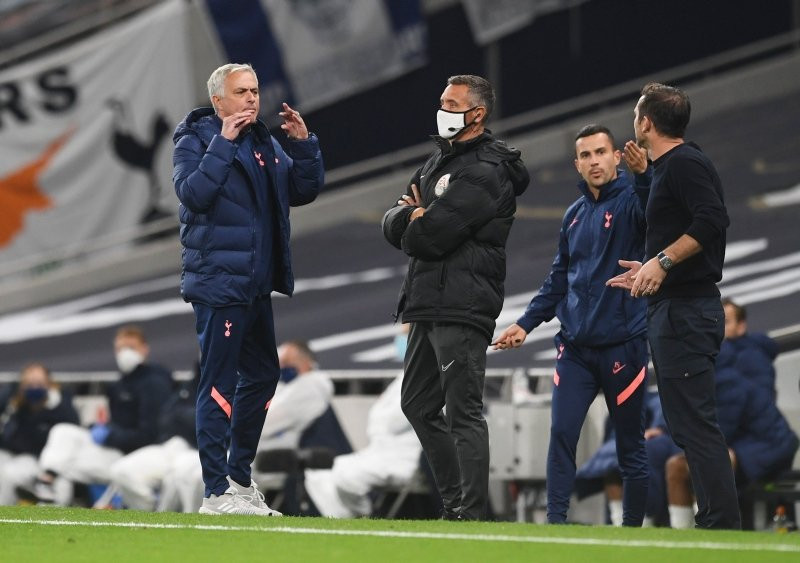 Mourinho ve Lampard saha kenarında tartıştı