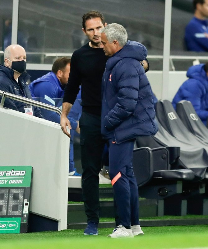 Mourinho ve Lampard saha kenarında tartıştı