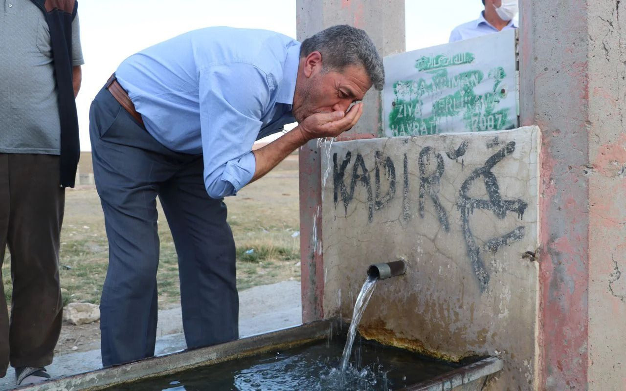 Adı ''Kokmuş'' ama içenin 10 günde iyileştiğine inanıyorlar