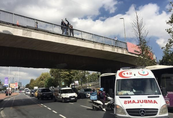 İstanbul'da trafiği kilitleyen intihar girişimi