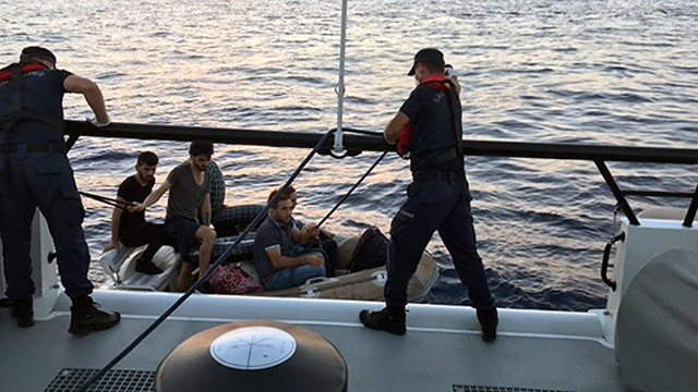 Muğla'da 5 göçmen kurtarıldı