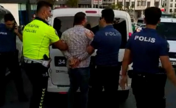 İstanbul'da korsan taksiden polise ölüm tehdidi