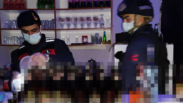 Mersin'de şoke eden görüntüler! 18 kişi inşaatta basıldı