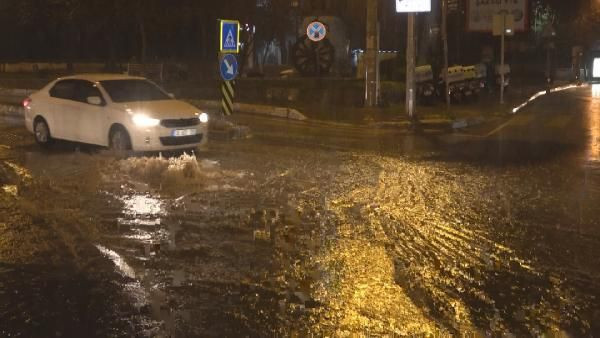 İzmir'de can pazarı! Akıntıya kapılan bir kadın son anda kurtarıldı