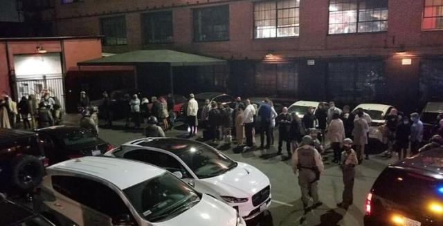 200 kişinin katıldığı swinger partisini polis bastı!