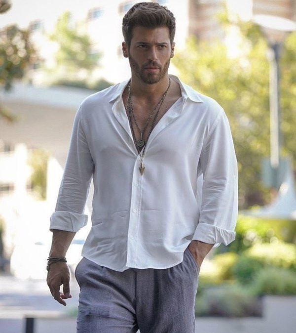 Can Yaman İtalyan sevgilisi Diletta Leotta ile yakalandı