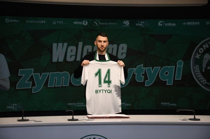 İmzalar atıldı! Transferler resmen açıklandı