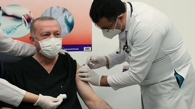 Cumhurbaşkanı Erdoğan koronavirüs aşısı oldu! İşte ilk görüntüler
