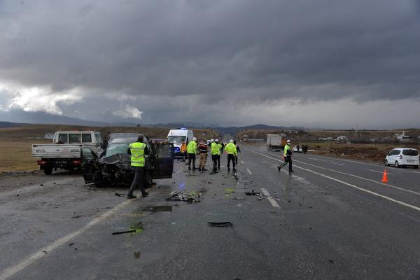 Bingöl'de feci kaza: 1 ölü, 2 yaralı
