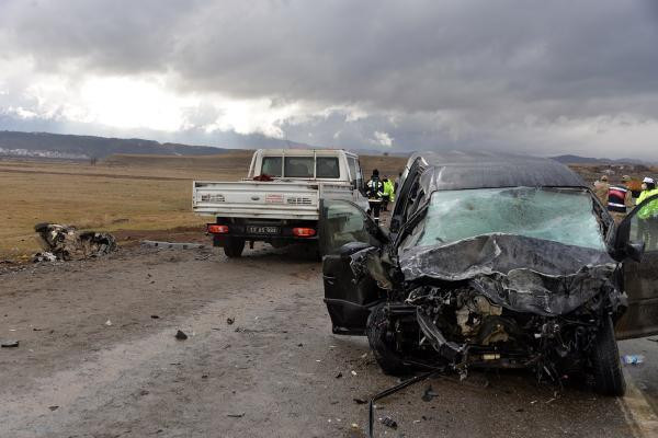 Bingöl'de feci kaza: 1 ölü, 2 yaralı