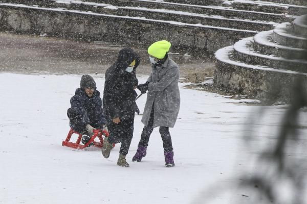Ankara'da çocukların kar keyfi - Resim: 1