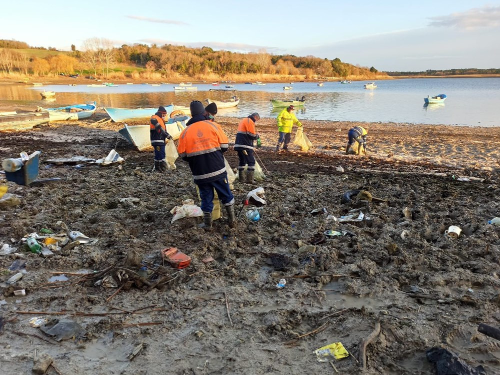 İstanbul'un barajlarından 40 ton çöp toplandı! - Resim: 1