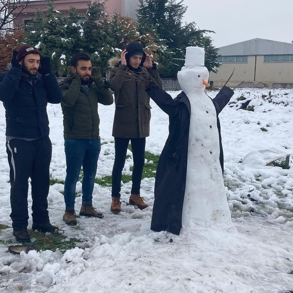 Gelinlikli kardan adam! İşte memleketten kardan adam manzaraları - Resim: 1
