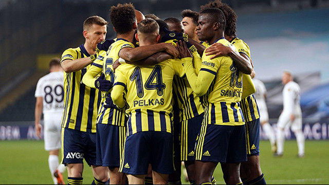 Fenerbahçe galibiyet serisini 3 golle sürdürdü