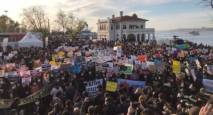 Boğaziçililer İstanbul'da sokağa iniyor
