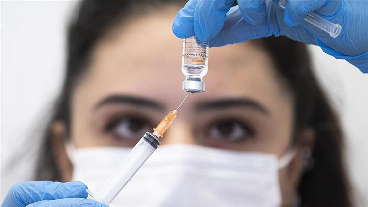 Prof. Dr. Oğuztürk uyardı: Aşının etkisini azaltıyor