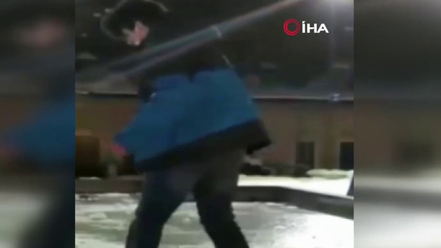 Donmuş havuzda yürümek istedi, sonu hüsranla bitti