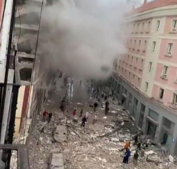 İspanya'da başkenti Madrid'de şiddetli patlama - Resim : 1